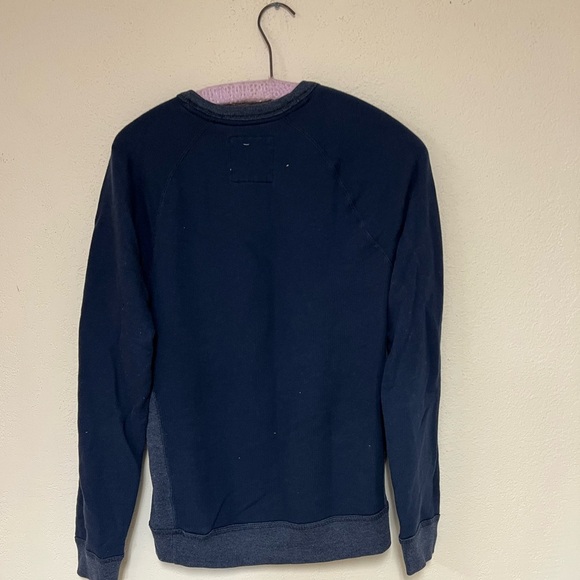 Hollister Men's Navy Blue Sweater size small - Picture 4 of 6